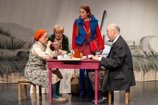 Ein Hauch von Winterwetter (2024): Jürgen Skambraks, Ute Schlüchtermann, Olha Hordyshevska, Johanna Rönsch