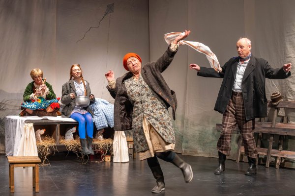 Ein Hauch von Winterwetter (2024): Jürgen Skambraks, Ute Schlüchtermann, Olha Hordyshevska, Johanna Rönsch