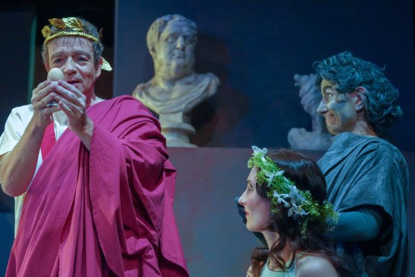 Romulus der Große (2019): Barbara Lattas, Frank Ambrosius